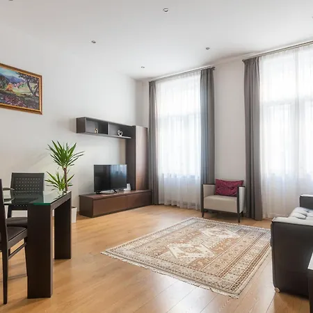 Riverside Palace Daire Prag