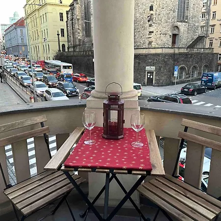 Riverside Palace アパート *