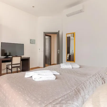 Riverside Palace Apartment