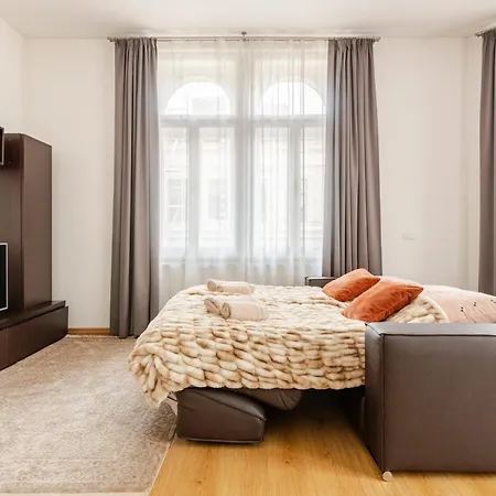 Riverside Palace Apartment *