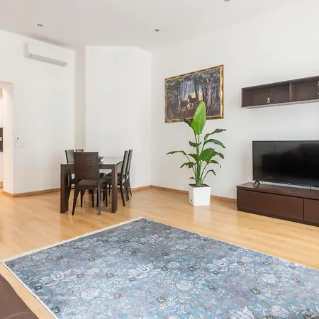 Apartment Riverside Palace *