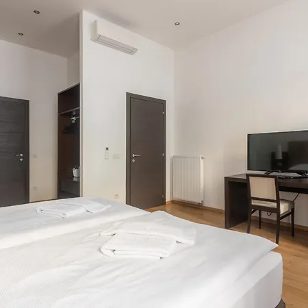 Riverside Palace Apartment Prague