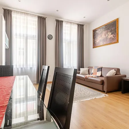 Riverside Palace Apartment *