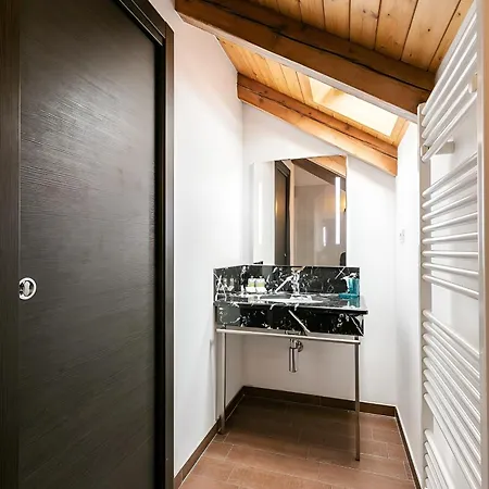 Apartment Riverside Palace Prague