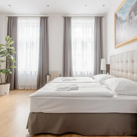 Daire Riverside Palace *